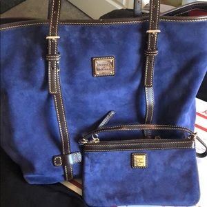 Dooney and Bourke tote w/pouch